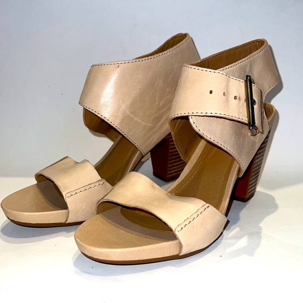 Clarks Women’s Okena Mod Beige Leather Sandals Sz 7.5